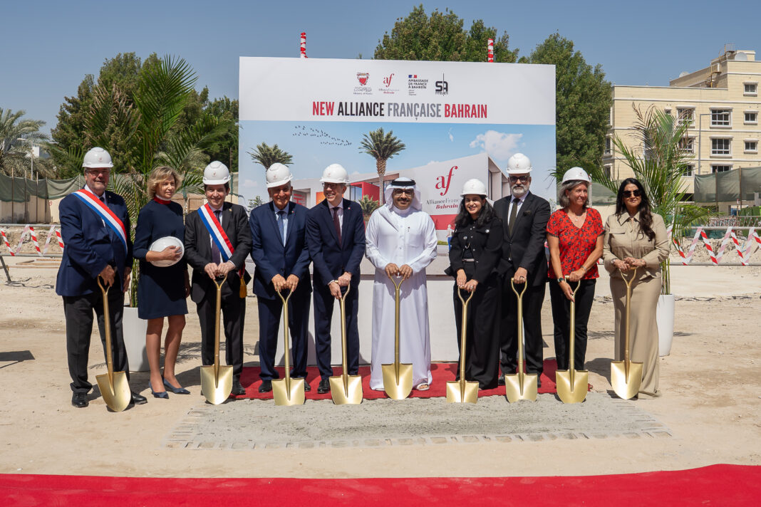 The ceremonial groundbreaking with golden shovels